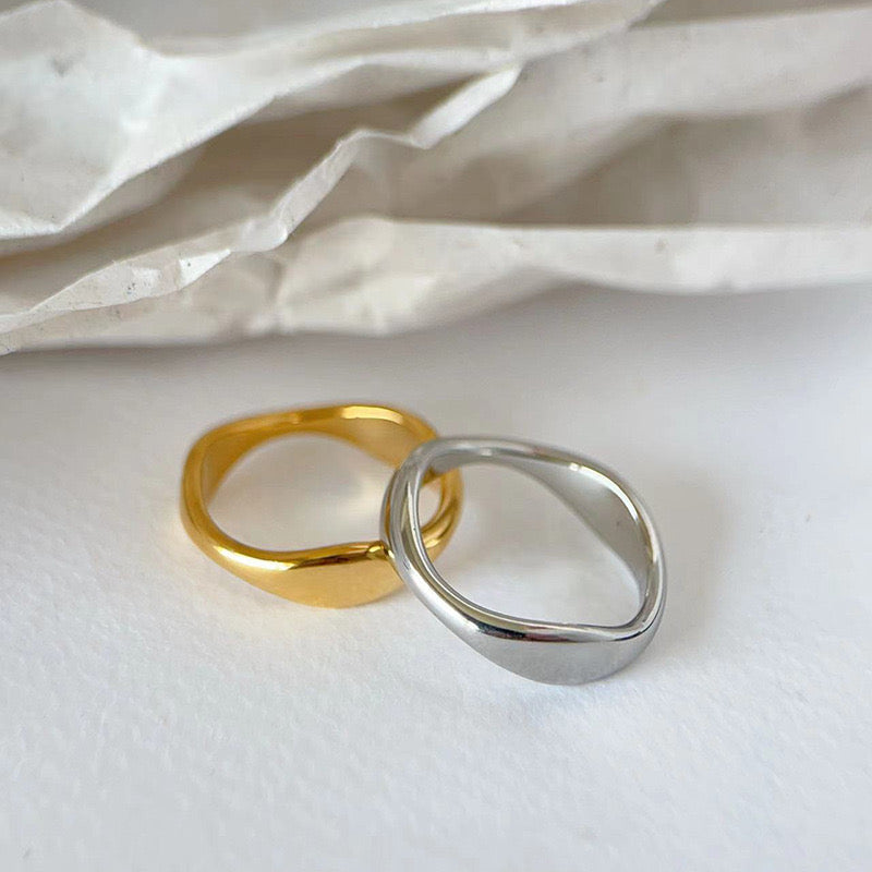Anillo minimalista