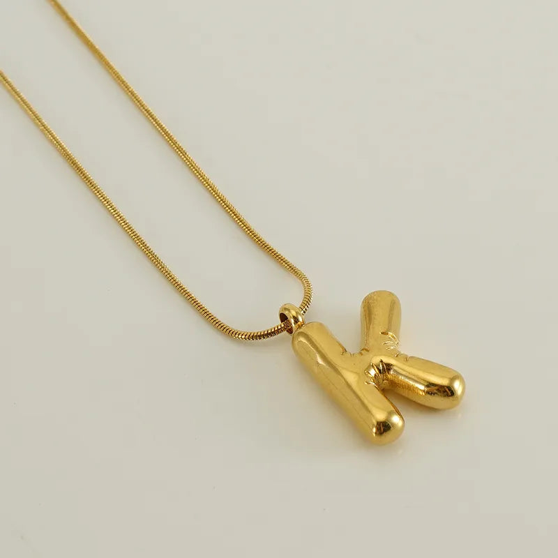 Collar Letra Globo Dorada