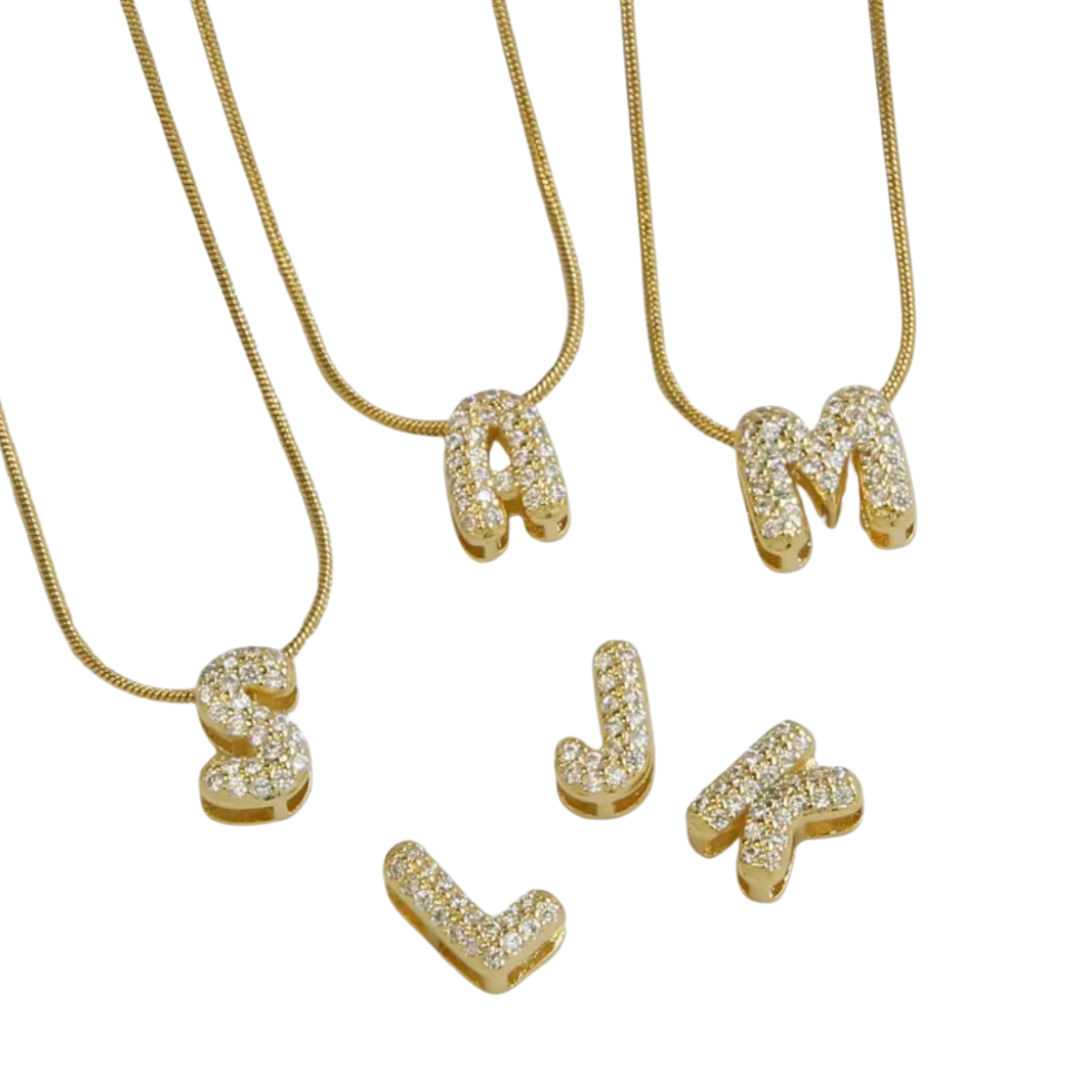 Collar letra zirconias