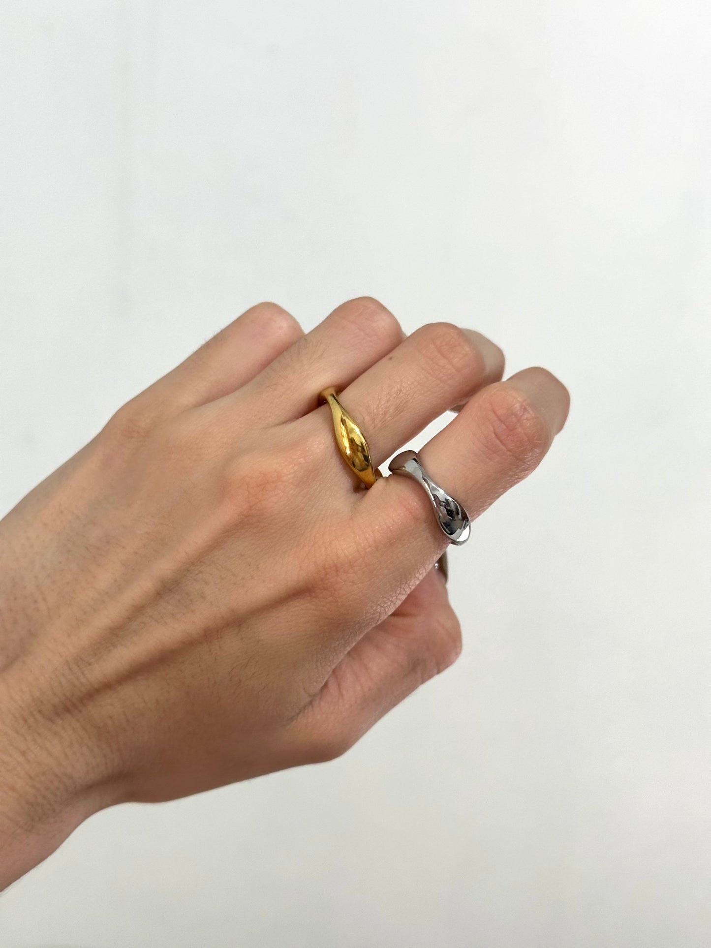 Anillo minimalista