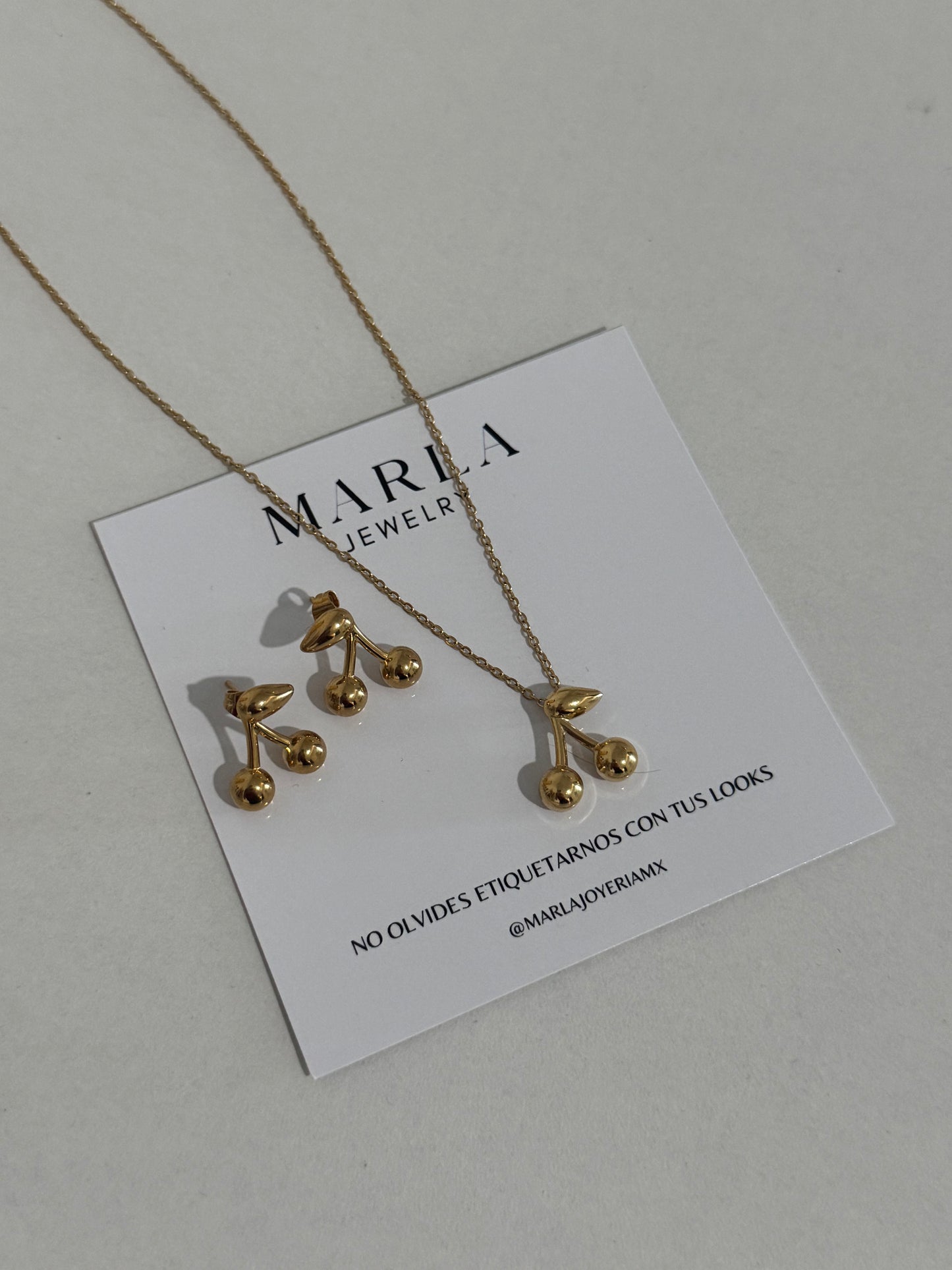 Collar Cherry