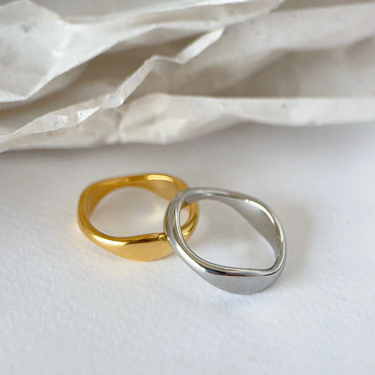 Anillo minimalista