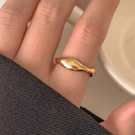 Anillo minimalista