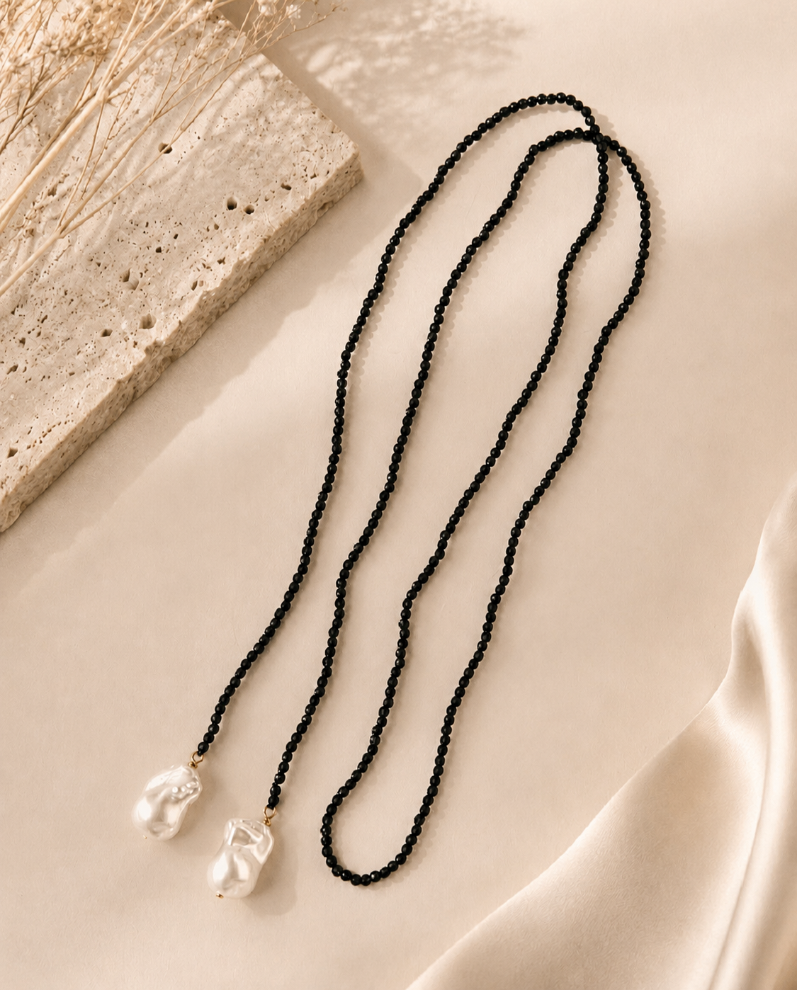 Collar black